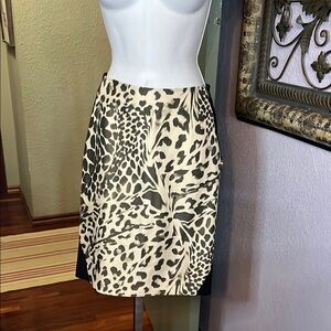 Diane Von Furstenberg Skirt -Black & Cream Pencil animal print mini Sz 4